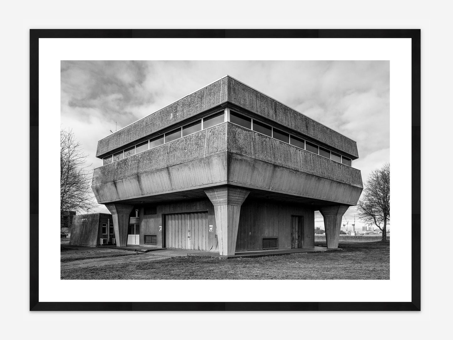 Beckton STW Monitor Building 01